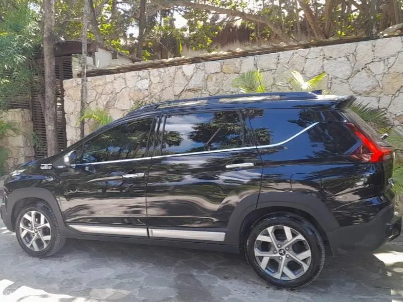 驾驶坚固耐用的三菱Xpander Cross，自信地探索越野探险之旅