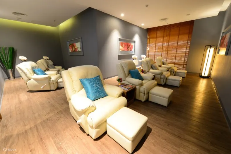 Let's Relax Spa – The Street Ratchada