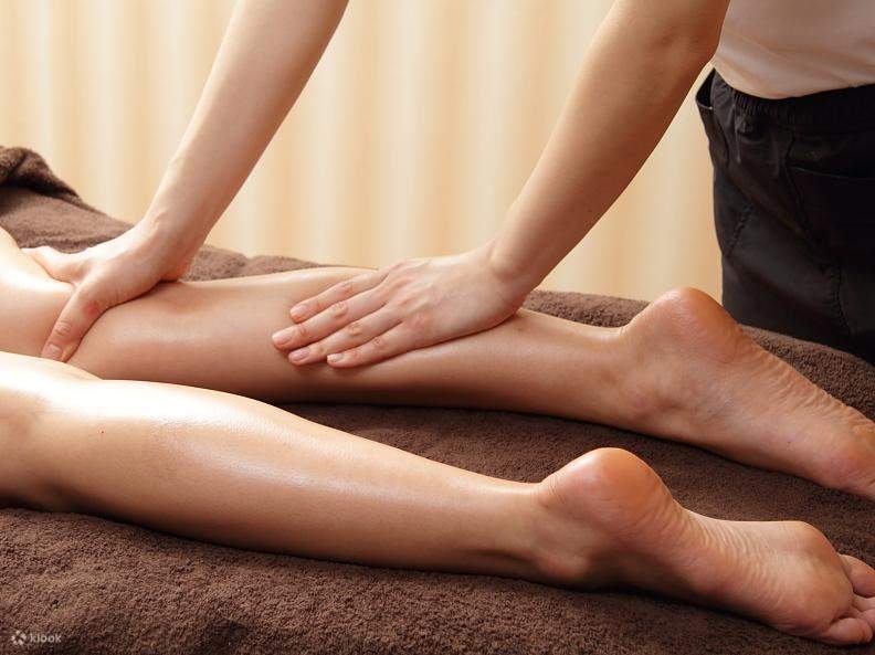 Nous utilisons exclusivement des cosmétiques et des appareils doux pour la peau, afin de vous offrir une expérience de soin confortable et sûre.