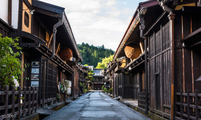 大阪発 世界遺産 白川郷 飛騨高山 1泊2日バスツアー ディナービュッフェ付き Klook クルック