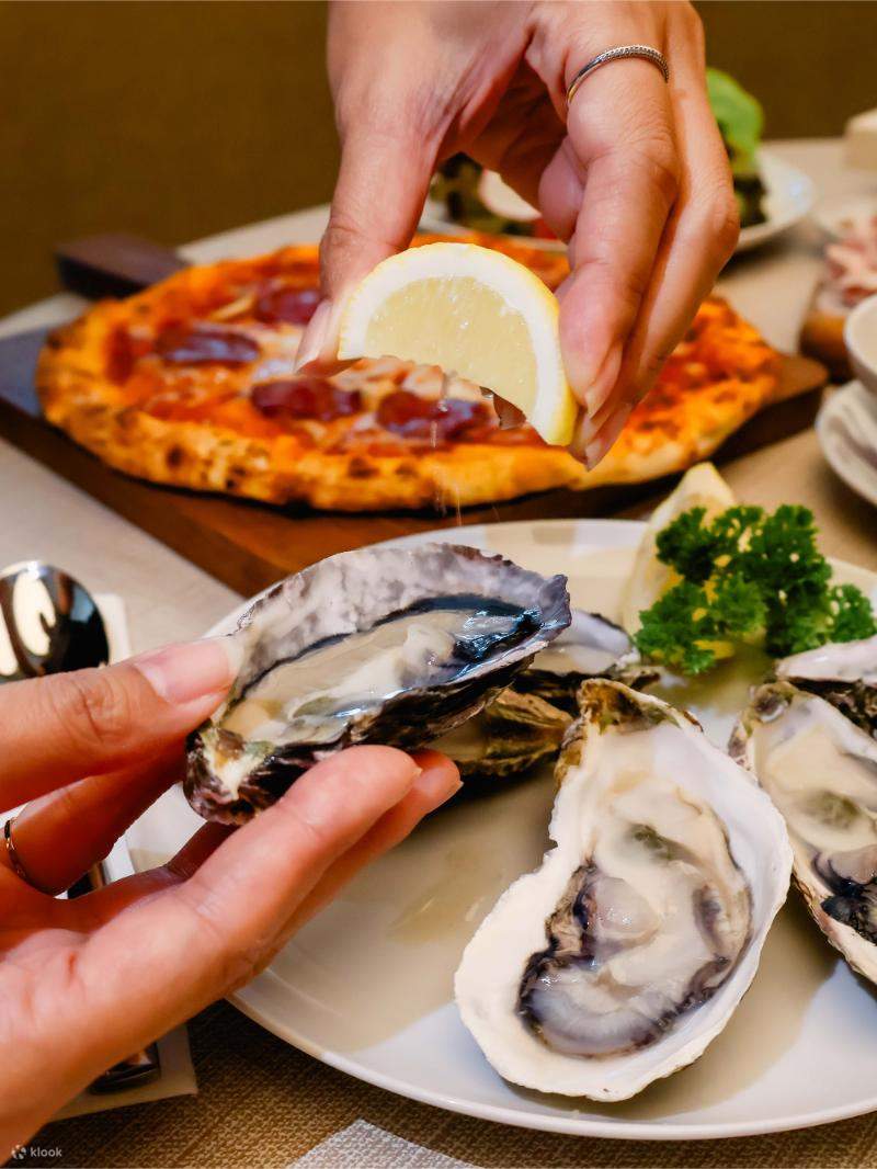 Buffet au Chon Som All Day Dining, Courtyard by Marriott Suvarnabhumi Airport