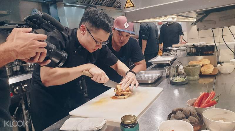 Burgers And Cash Voucher At Park Bench Deli In Telok Ayer Klook