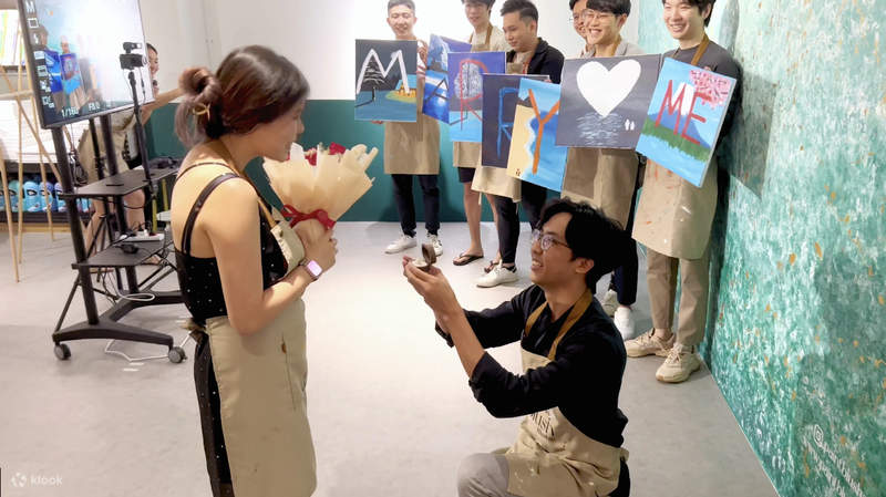 シンガポール発 ペイントブラッシュ (Paintblush) のカップル向けペイント体験