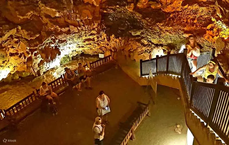 安塔利亚出发：双人滑翔伞和阿拉尼亚城市之旅
