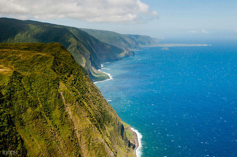 Molokai Voyage Helicopter Tour of Hawaii’s Molokai and Maui Islands