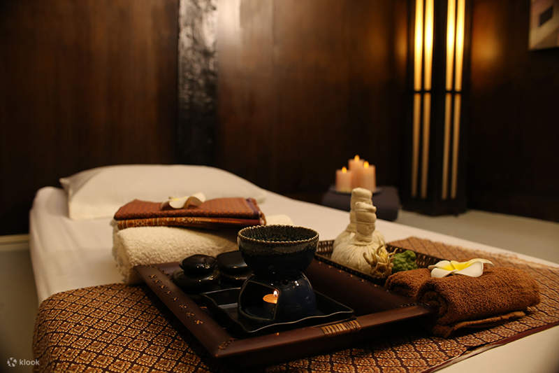 spa bed in thai traditional style