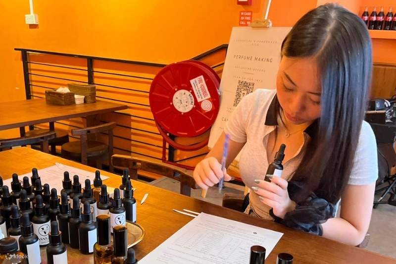 セッションでエッセンシャルオイルのすべてを学びましょう