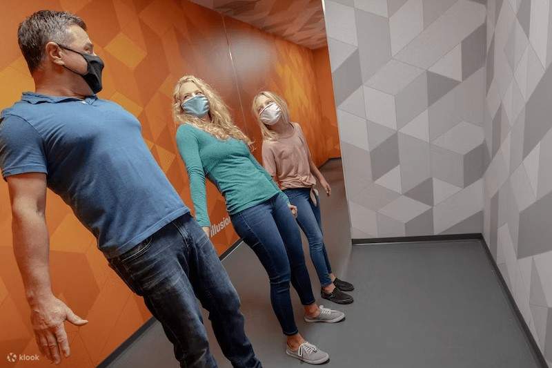 Museum of Illusions Orlando Artwork 