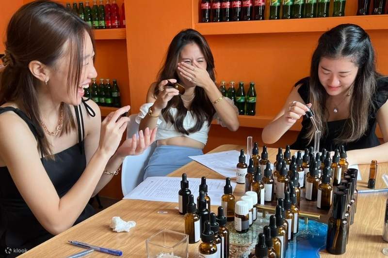 体験を通して、あなただけの香りを見つけましょう