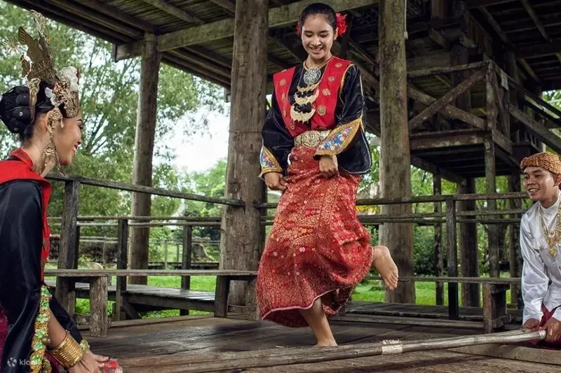 SarawakCulturalVillageandSemenggohWildlifeCentreTourinKuching.webp