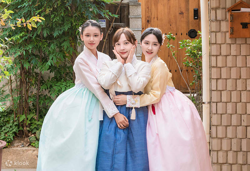 Hanbok Rental Voucher at Jeonju Hanok Village Hanboknam Store