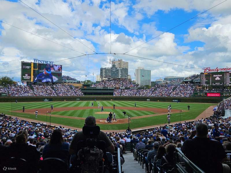 Trận đấu bóng chày Chicago Cubs tại Wrigley Field - Klook Việt Nam