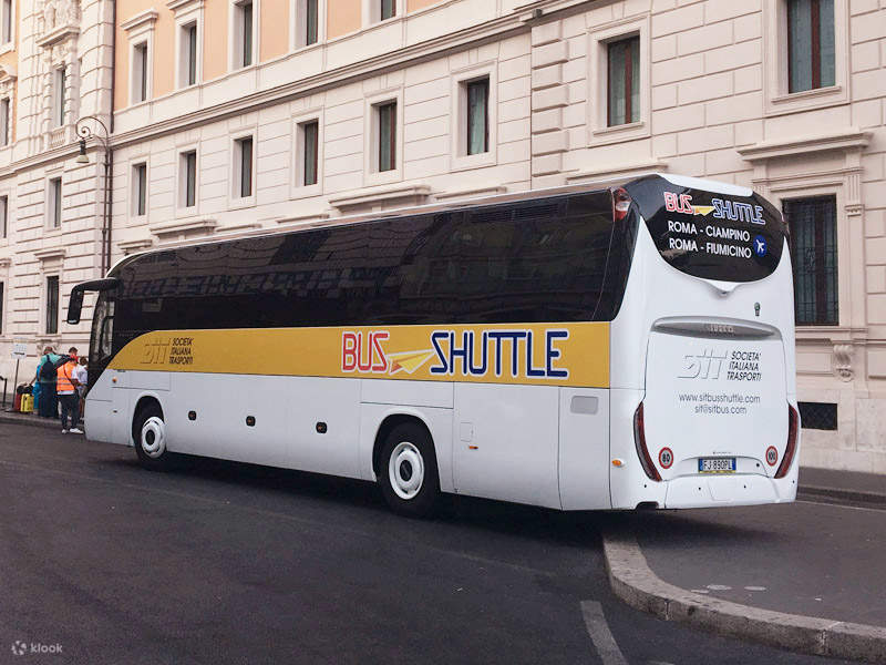 Vue de face du pont Saint-Ange