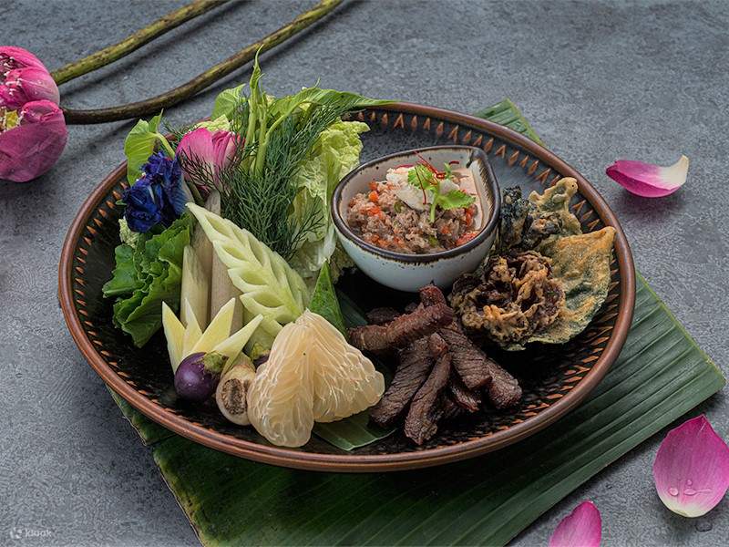 Baan Suriyasai @Surawongse Ẩm Thực Thái Lan Chính Thống