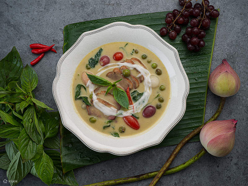 Baan Suriyasai @Surawongse Ẩm Thực Thái Lan Chính Thống