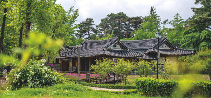江陵包车一日游：走访 주문진 (Jumunjin) BTS 防弹少年团公车站、镜浦海边 (Gyeongpo Beach)、乌竹轩 (Ojukheon) & 正东津