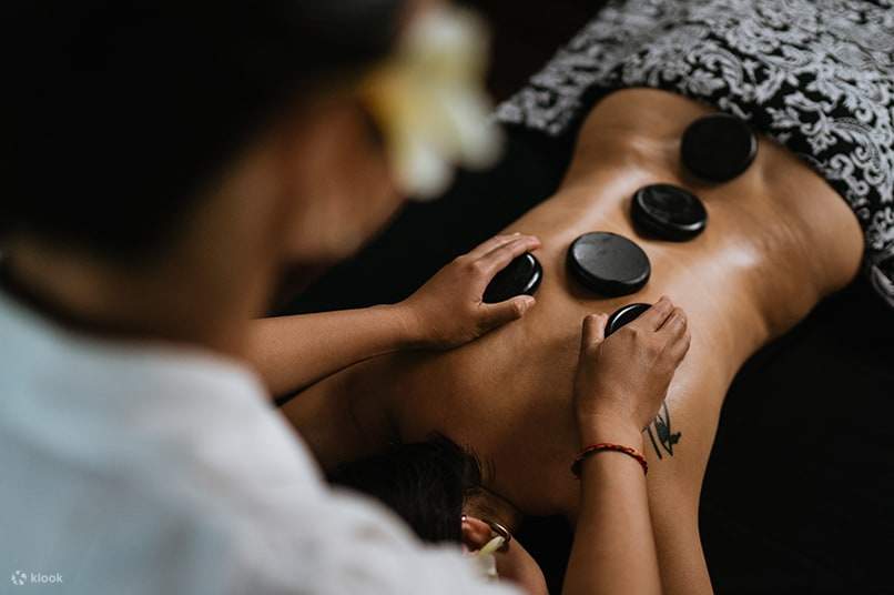 位于乌布德格拉朗卡ayon度假村的Serayu Spa