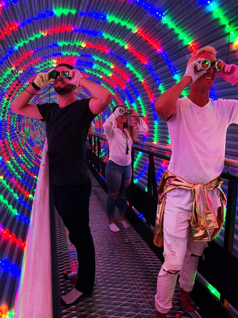 在我們的漩渦隧道中，盡情享受一場感官饗宴