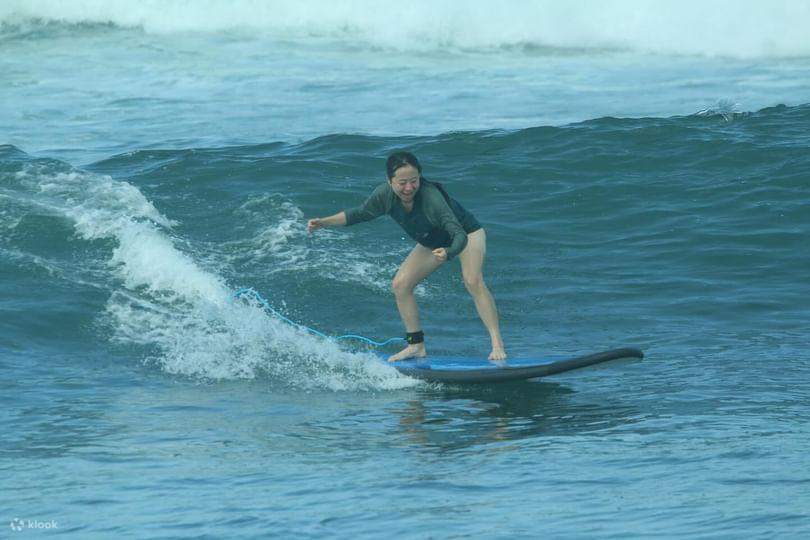 サーフィンレッスン