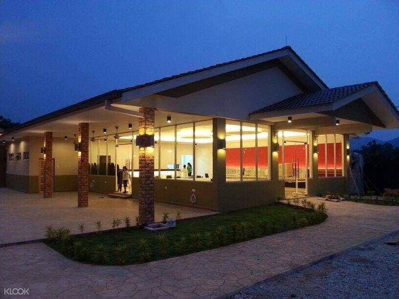 Hulu Langat Fishing Resort Pond View Accommodation with ...