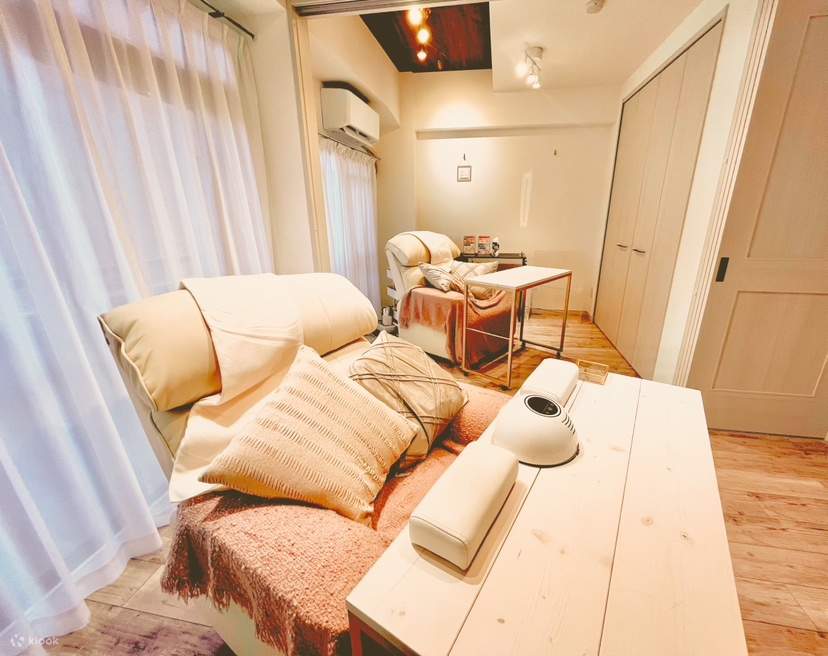 小さくて上品なサロン空間で、静かでプライベートなネイルの時間を過ごし、パーソナライズされたサービスをお楽しみください。