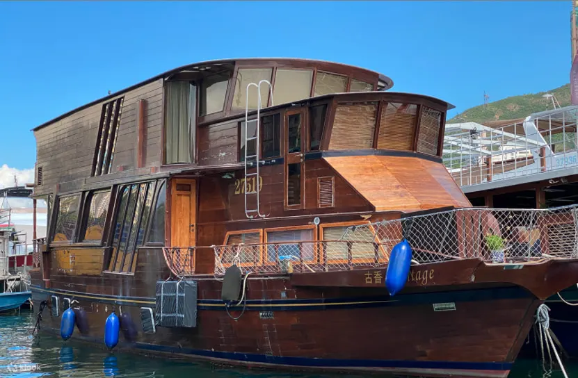 British Styled Luxury Vintage Houseboat Aberdeen 2 days Cultural Experience Tour + Seafood Boil