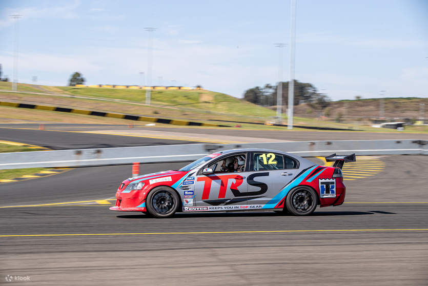 v8 race car experience
