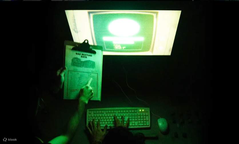 Team up with your friends and breakout within 55 minutes!