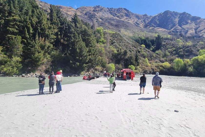 attraversando a piedi