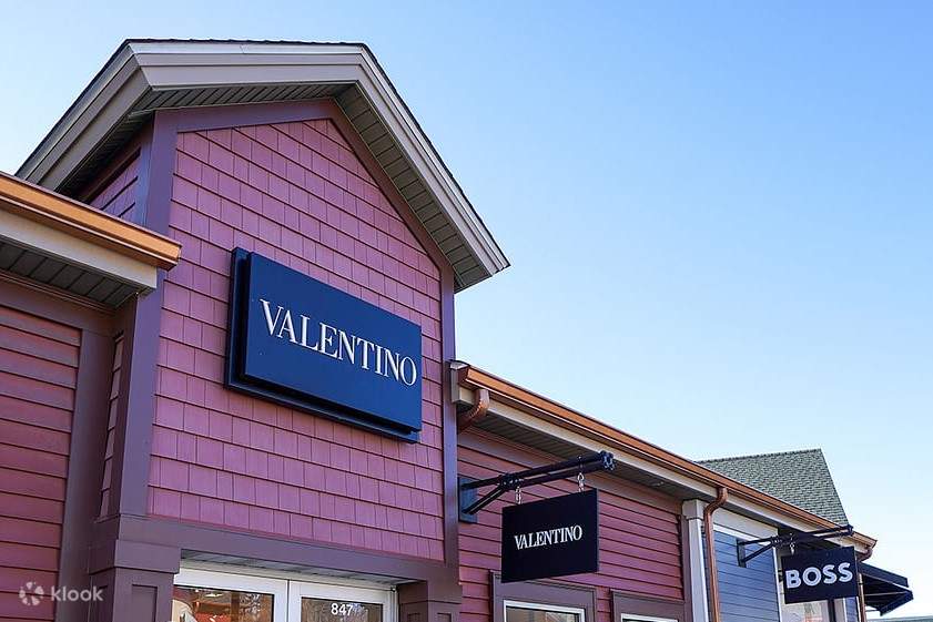 Woodbury Common Premium Outlets Shopping Join In Tour from