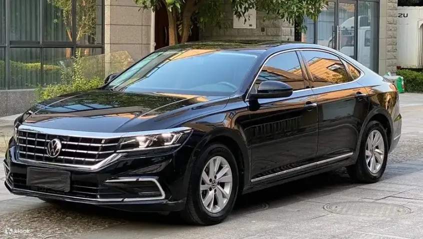 Tur Sehari Penuh dengan Mobil Carter di Sanya