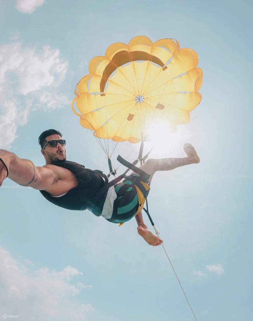 Baga Beach: Solo Parasailing Experience