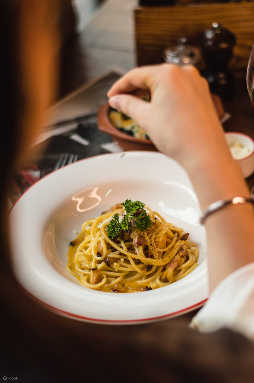 Cantina Wine Bar & Italian Kitchen in Ari, Bangkok