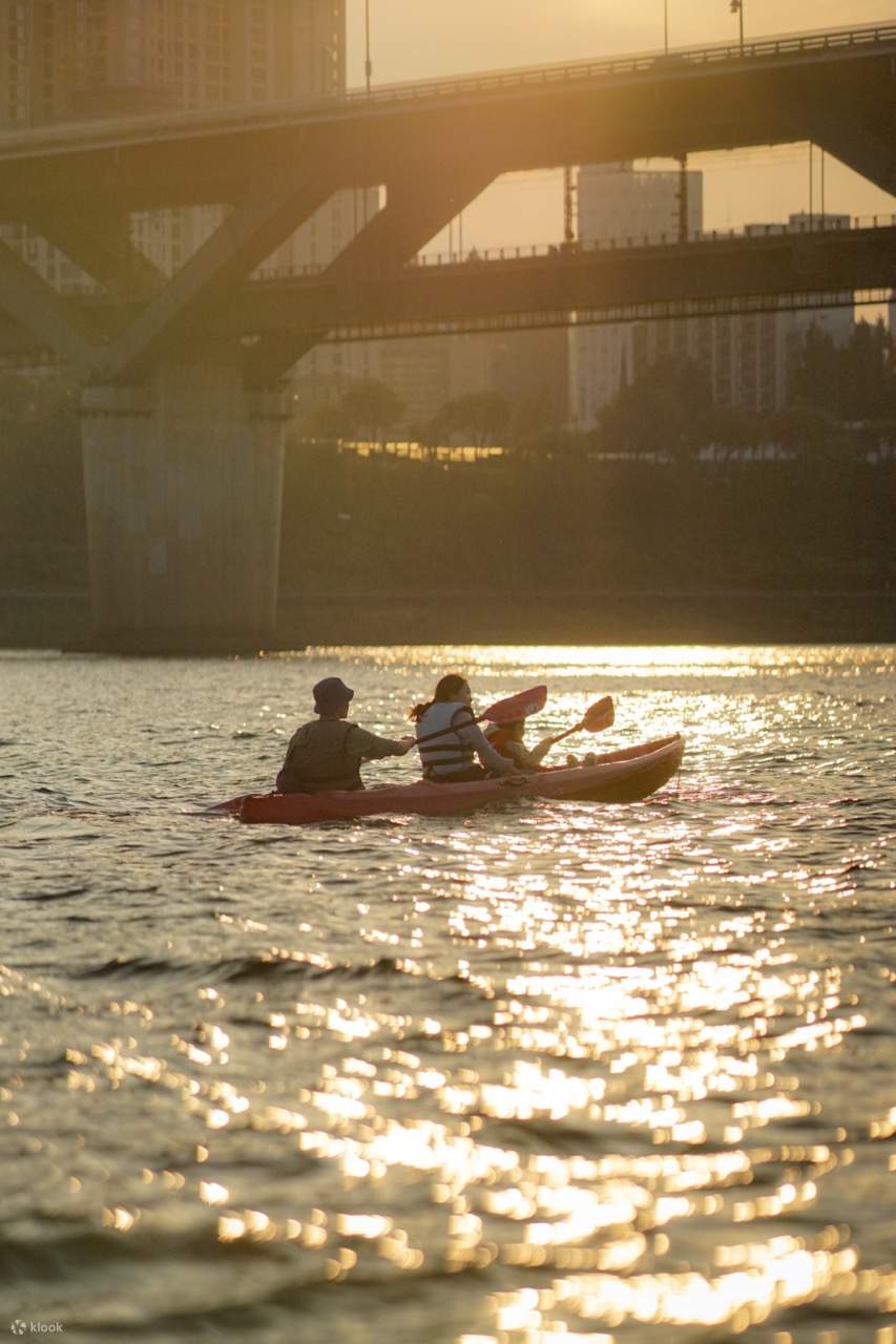 Kayak & Paddleboard Adventure on the Han River in Seoul