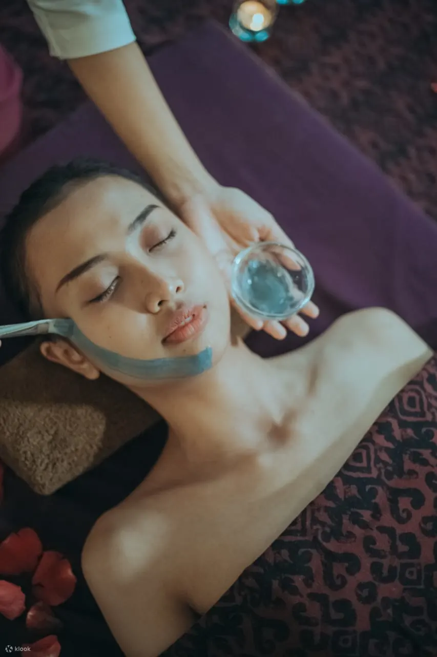 治疗师的面膜