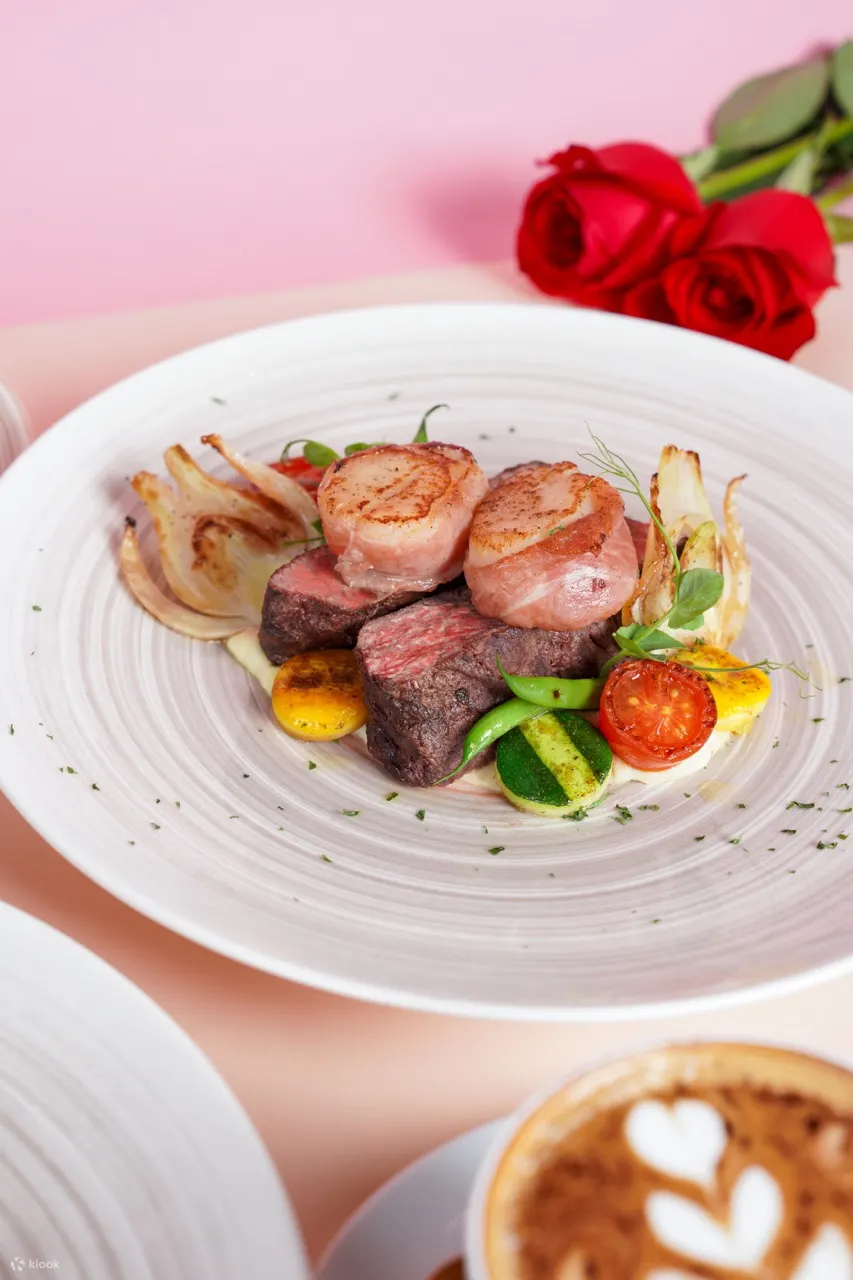 【Flash Offer】Giovanni Pina | Weekend Brunch Set | Weekend Semi Buffet Dinner | Free Flow Dessert& Italian Red Wine (Central Branch)