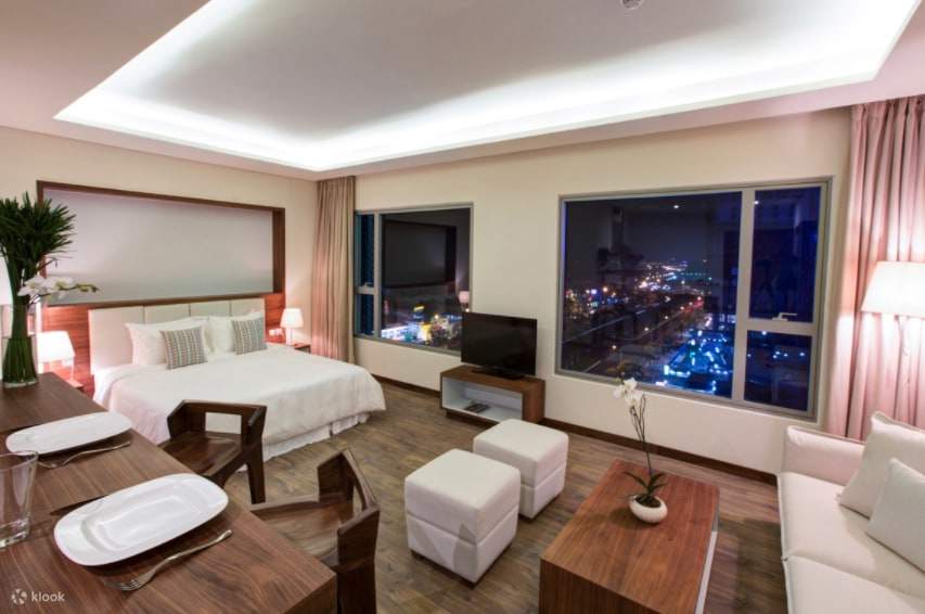 À La Carte Danang Beach Hotel with Breakfast Klook