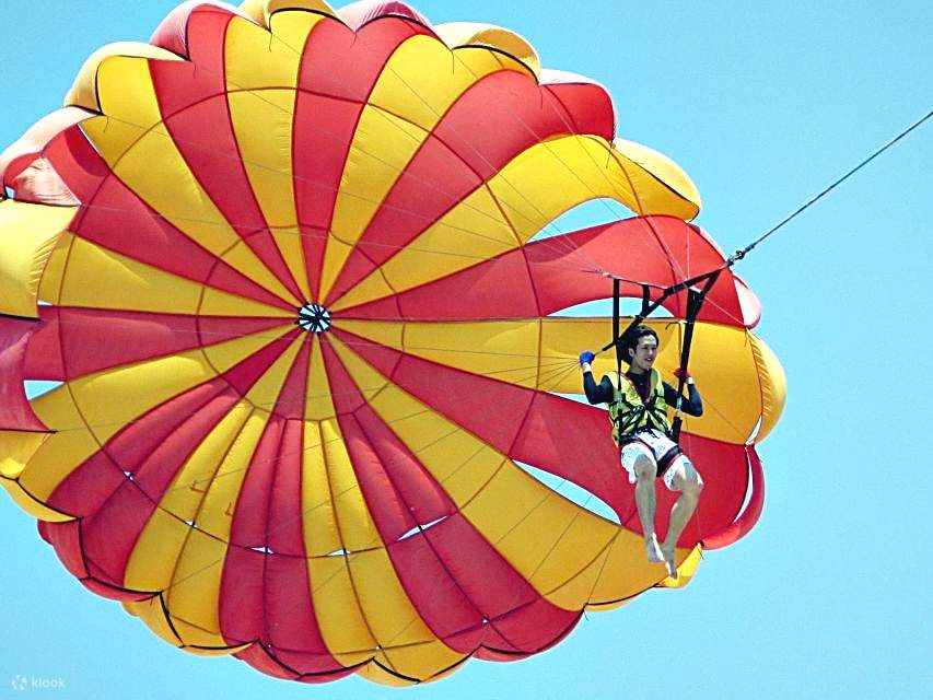 含午餐的沙漠和海上運動之旅