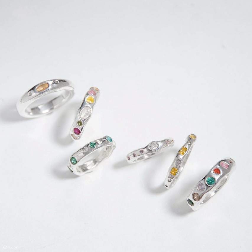 Тайбэй Чжуншань: VIC WANG Goldsmith Private School, мастер-класс по изготовлению серебряного кольца с драгоценным камнем из глины