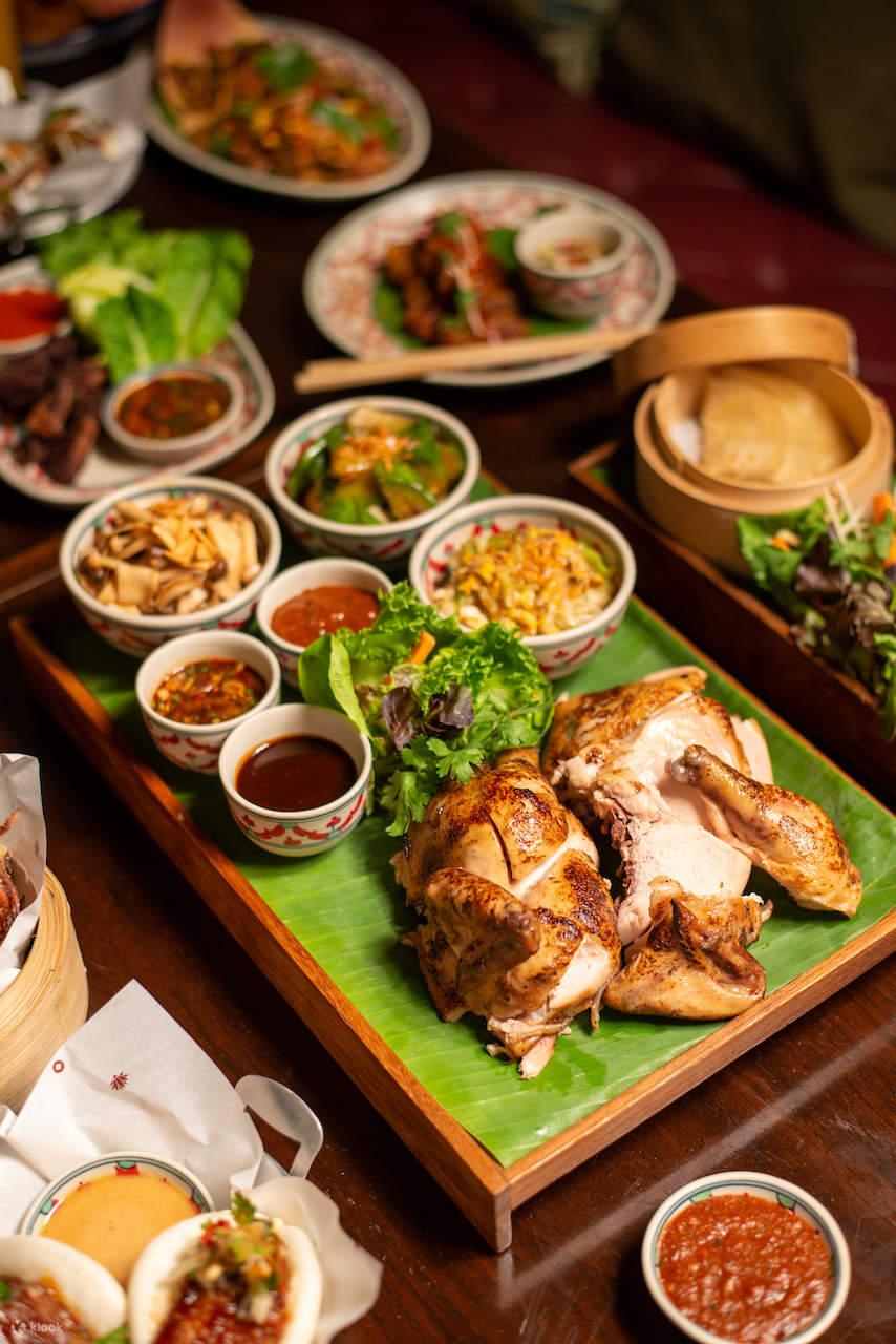 Lily Fu's Asian Bistro tại Mercure Bangkok Sukhumvit 11