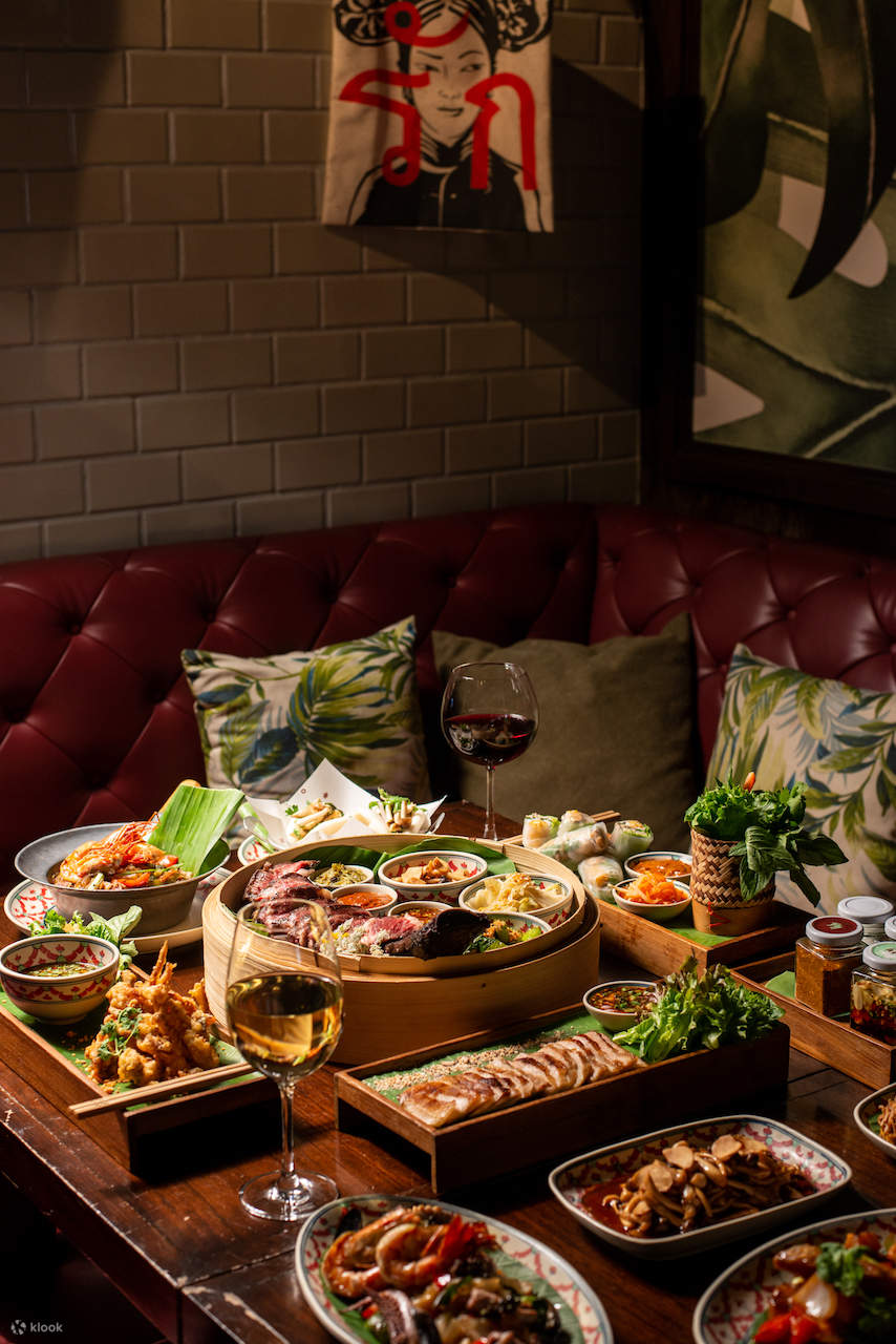 Lily Fu's Asian Bistro tại Mercure Bangkok Sukhumvit 11