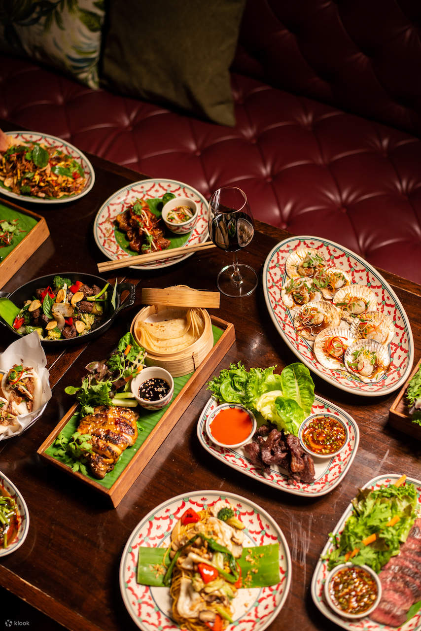 Lily Fu's Asian Bistro tại Mercure Bangkok Sukhumvit 11