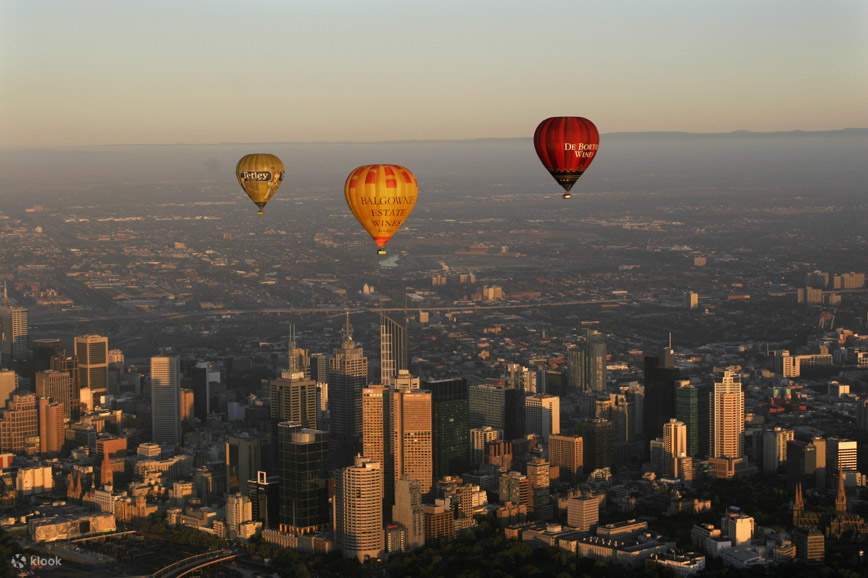 熱気球での朝食