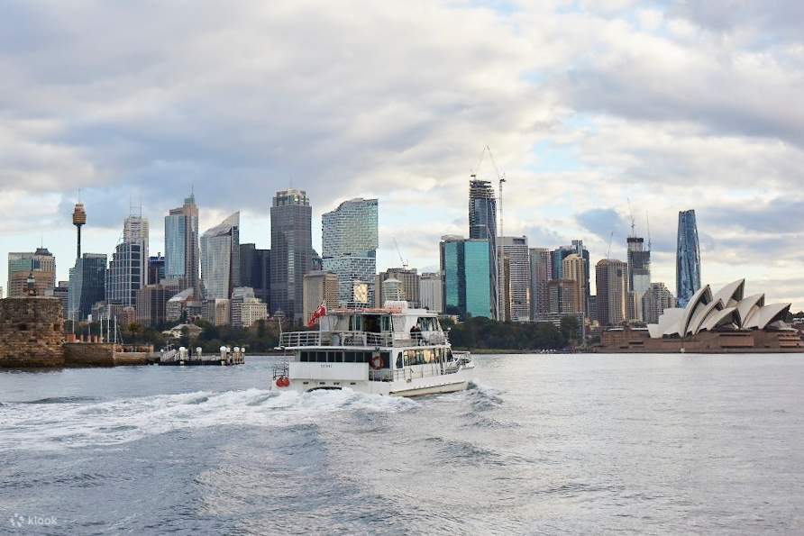 시드니 하버 선셋 디너 크루즈 by Captain Cook