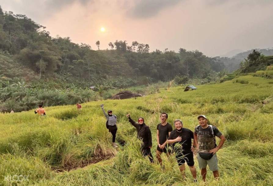 Curug Leuwi Hejo And Hutan Babakan Trekking In Bogor Klook Us