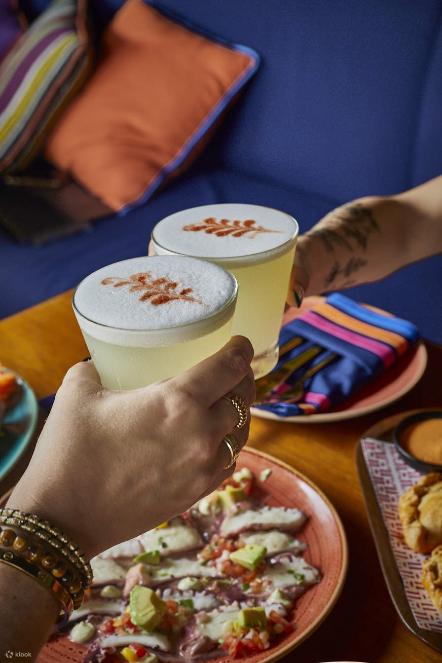 อะโบฟ อีเลฟเว่น รูฟท็อป บาร์ แอนด์ เรสเตอรองท์