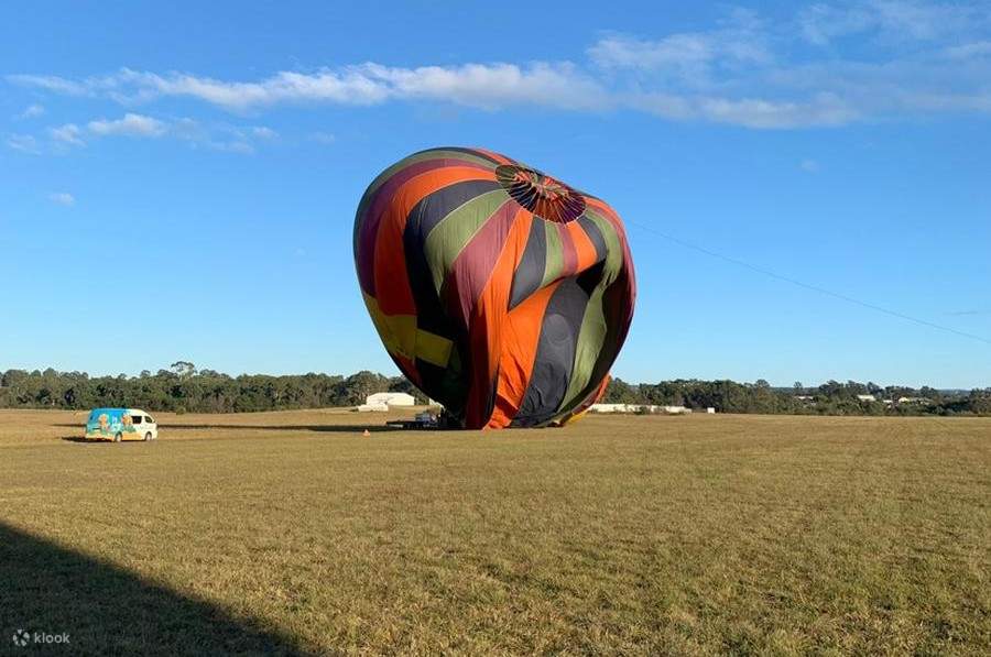 hot air balloon falling
