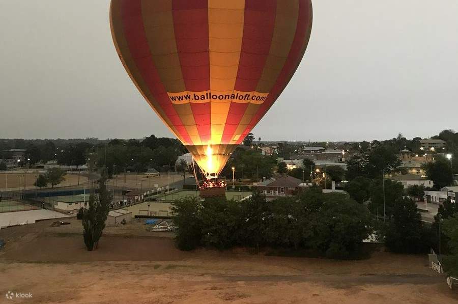 hot air balloon rising
