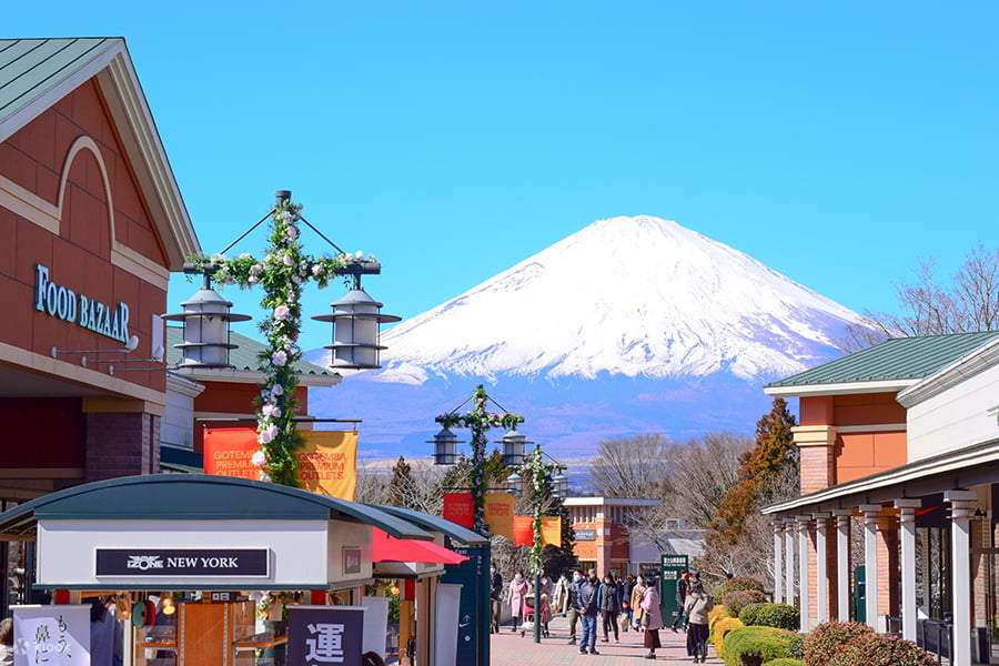 Mount Fuji Sightseeing and Shopping Day Tour｜Arakurayama Sengen Park &  Tenti Town & Oshino Hakkai & Gotemba Outlet｜(Depart from Shinjuku) Small  Group 2-8 People - Klook
