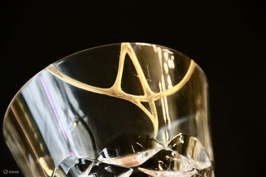 Japanische traditionelle Kintsugi-Erfahrung in Tokio